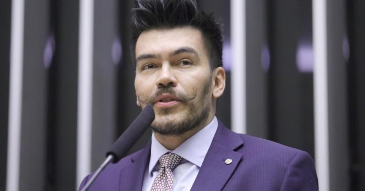 Câmara analisa projeto que exige alerta hormonal em cosméticos