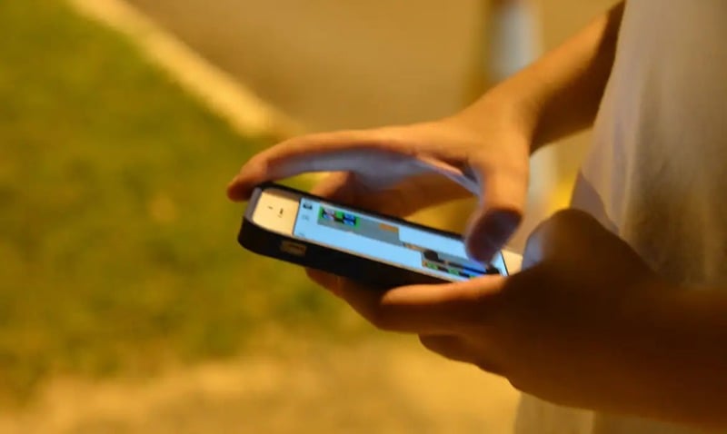 Proposta responsabiliza plataformas por identificar e relatar possíveis casos de abuso infantil, ampliando a proteção digital de crianças e adolescentes.