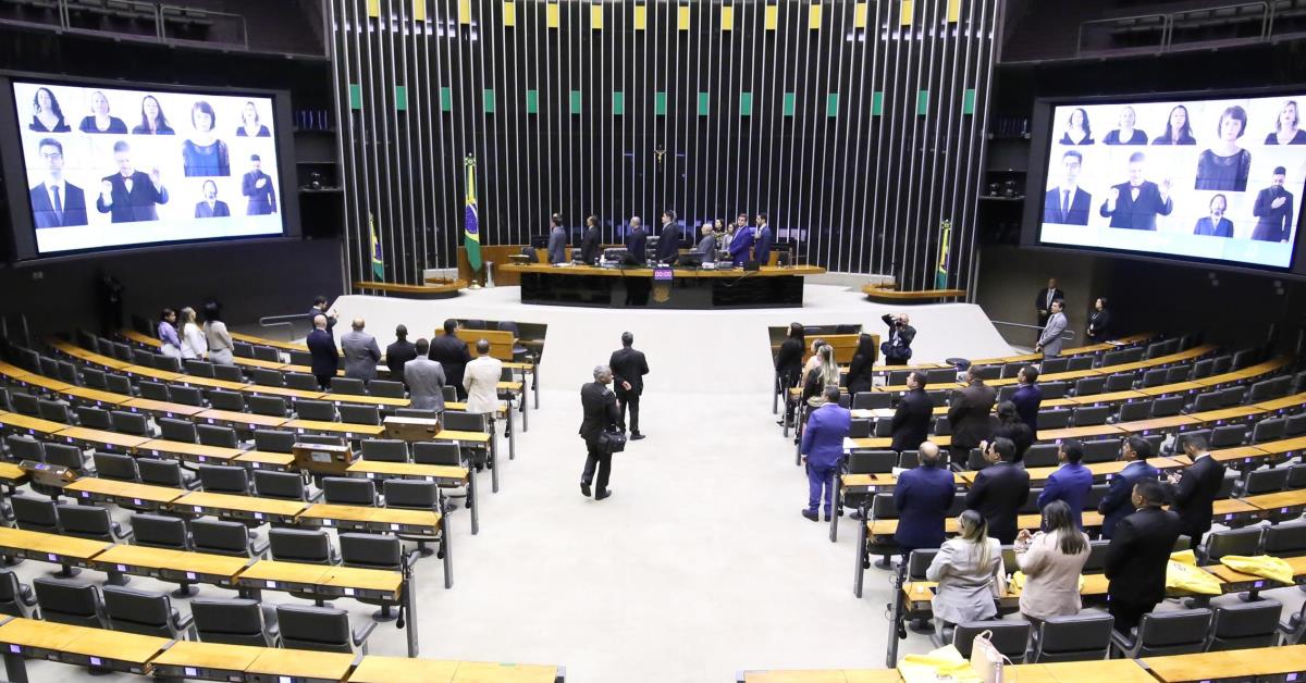 Câmara aprova urgência para o fim dos descontos associativos no INSS