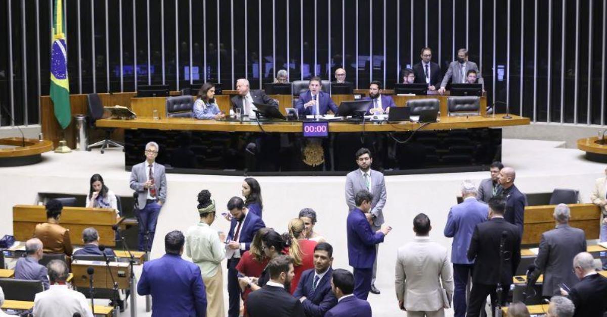 Câmara aprova urgência para projetos de combate à gripe aviária