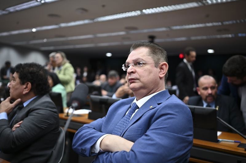 O líder do PL, Sóstenes Cavalcante (PL-RJ), falou em entrevista sobre a possibilidade de desrespeitar um 