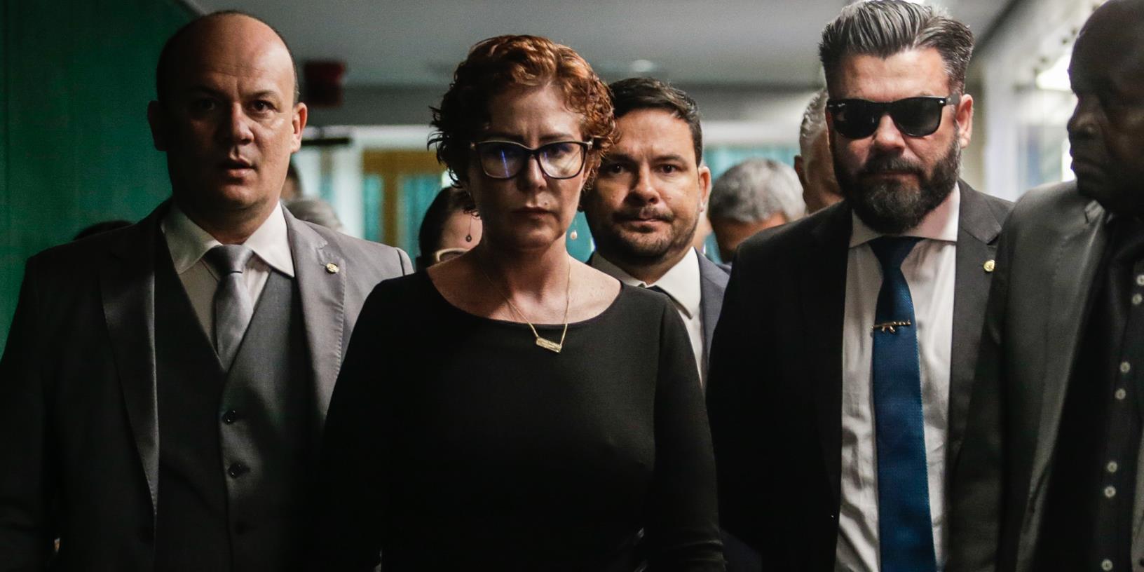 Carla Zambelli recorre no STF da condenação a dez anos de prisão