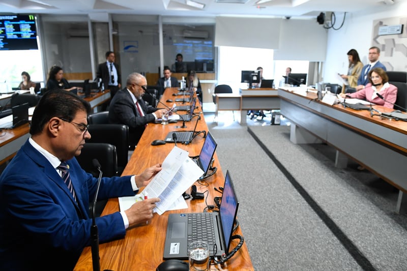 Comissão de Assuntos Sociais (CAS) realiza reunião com 16 itens. 