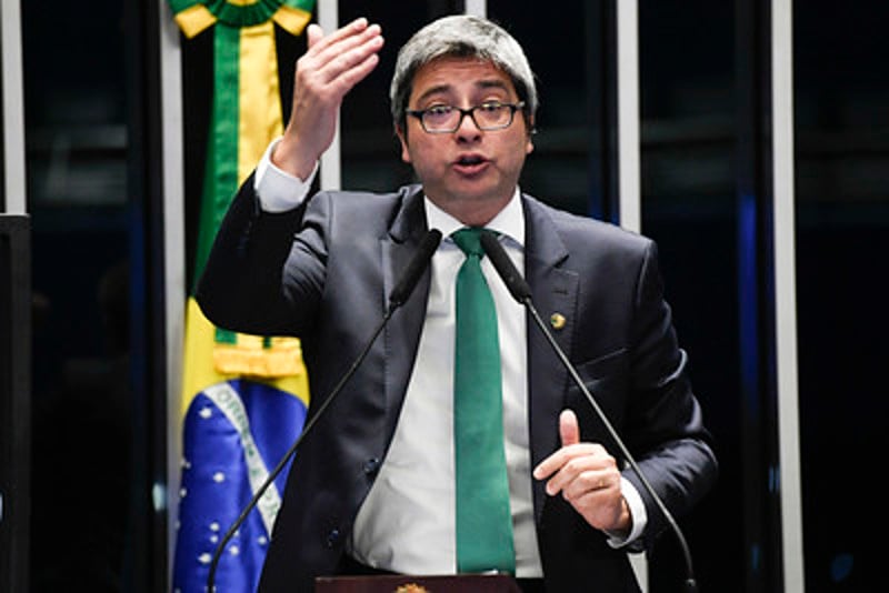 Carlos Portinho: mandato de dez anos seria jabuticaba brasileira.