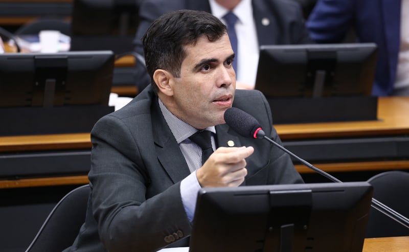 Ricardo Ayres recomendou a aprovação da proposta.
