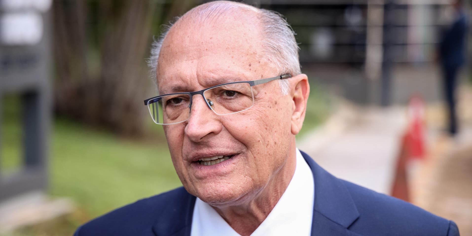 Com dores abdominais, Alckmin é levado ao hospital em Brasília