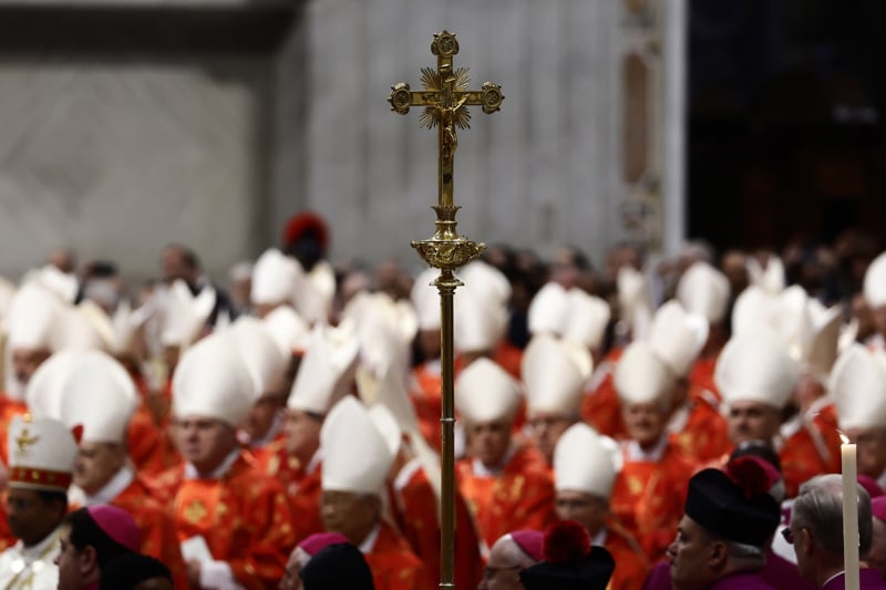 Cardeais se reúnem antes do início do Conclave no Vaticano