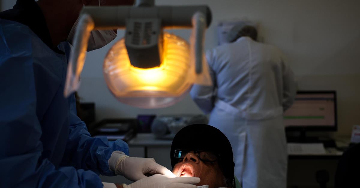 Dentistas e médicos encaram semana decisiva por piso salarial