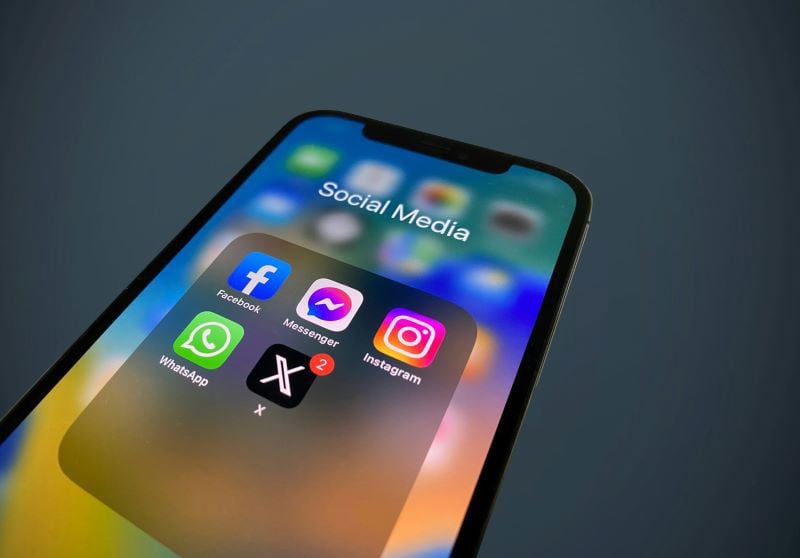 Governo acusa redes sociais de omissão em casos de violência e desinformação.