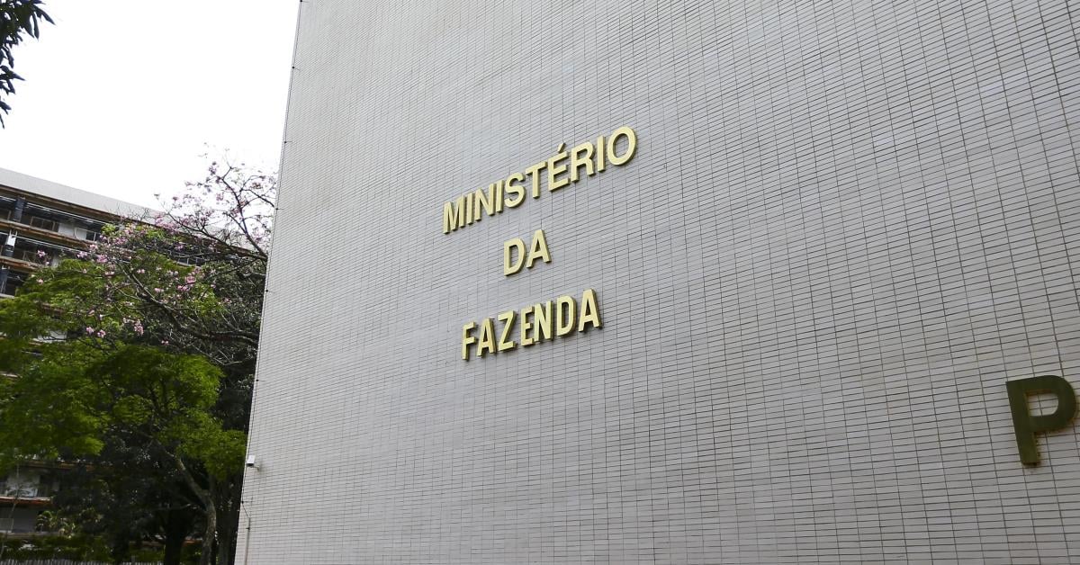 Governo anuncia aumento do IOF para ampliar arrecadação em R$ 20 bi