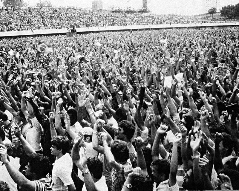 Mobilização de metalúrgicos no estádio de Vila Euclides, em São Bernardo.