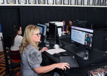 Juíza Antonieta Maroja conduziu a reunião que ocorreu de forma hibrida