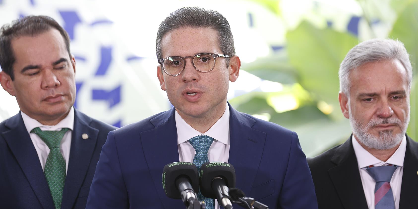 Hugo defende redução de isenções como alternativa ao aumento do IOF