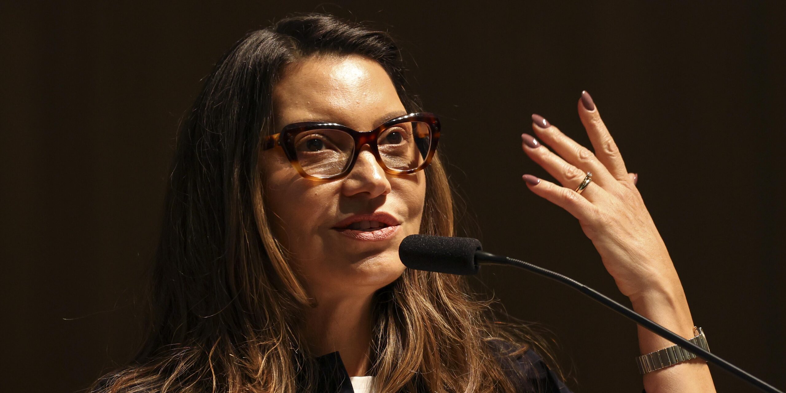 Janja reage a críticas por fala sobre TikTok: “Eu não me calarei”