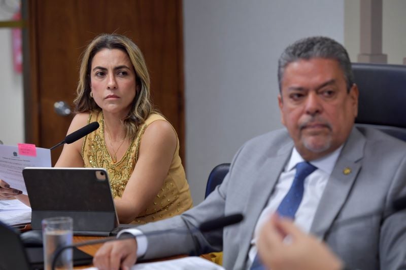 A senadora Soraya Thronicke (Podemos-MS), relatora da CPI das Bets, e o senador Dr. Hiran (PP-RR), presidente da comissão.