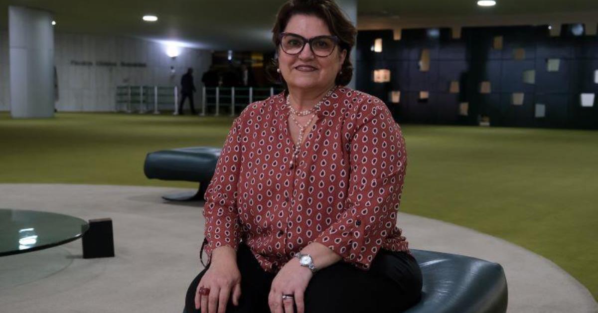 Lula dá posse a Márcia Lopes como nova ministra das Mulheres