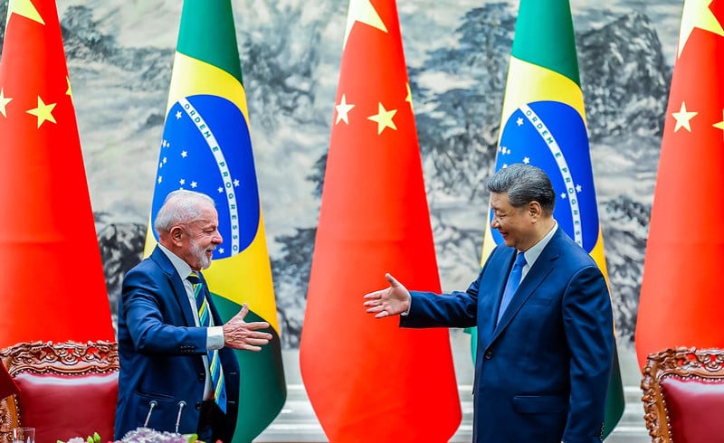 Lula e Xi Jinping na cerimônia de assinatura dos acordos entre Brasil e China