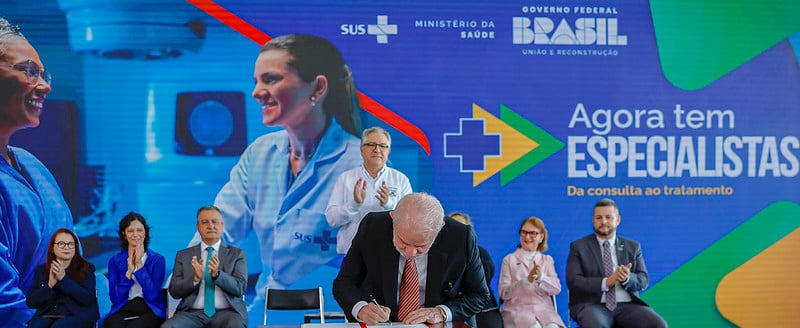 Lula assina relançamento de programa que tem como objetivo reduzir filas no Sistema Único de Saúde.