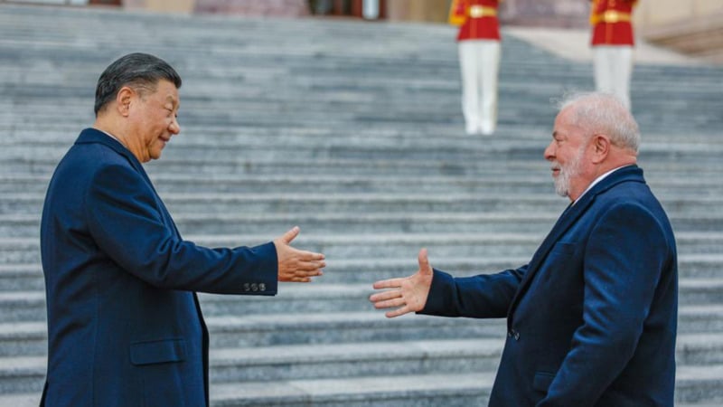 Xi Jinping e Lula durante visita do presidente brasileiro à China em abril de 2024