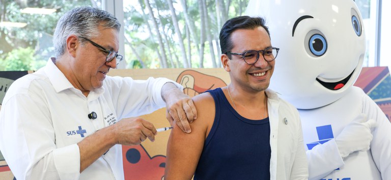 Ministério da Saúde realiza Dia D de vacinação contra a gripe neste sábado (10)