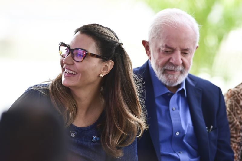 A primeira-dama Janja, ao lado do presidente Lula