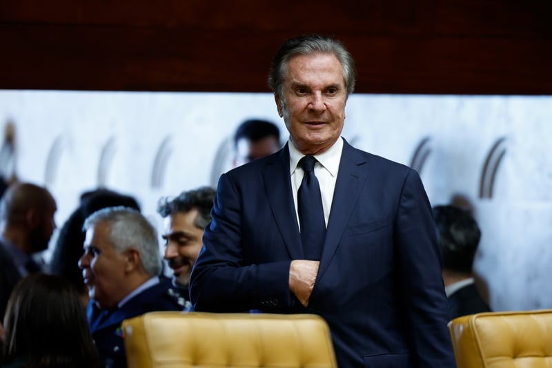 Ex-presidente cumpre pena de 8 anos e 10 meses por corrupção e lavagem de dinheiro.