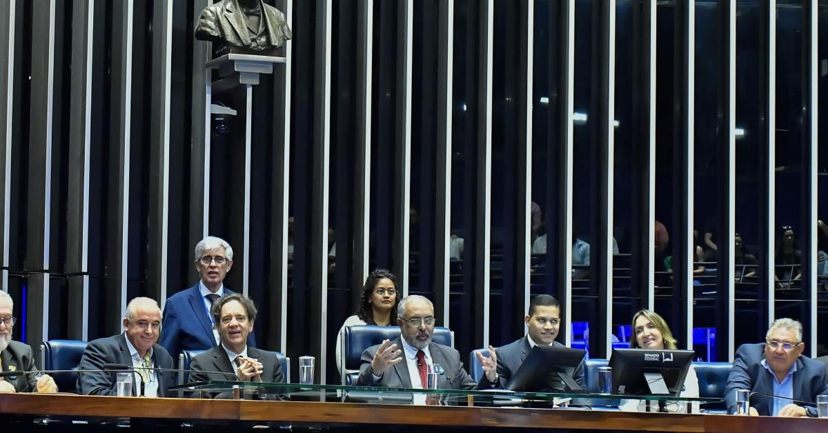 Pauta do Senado tem discussão de PEC e projeto de proteção aos animais