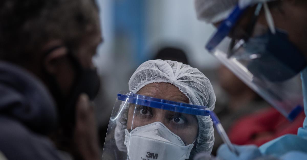 Piso salarial para dentistas e médicos avança na Câmara