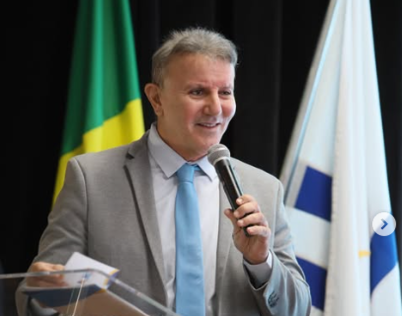 Prefeito de Palmas, Eduardo Siqueira Campos.