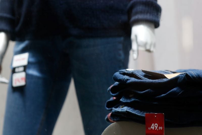 Setor do vestuário registrou a maior alta no IPCA-15.