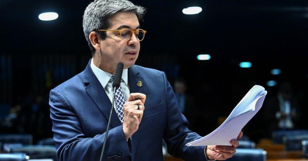 Projeto no Senado cria lista para impedir criminosos em voos