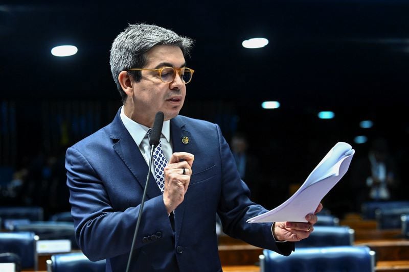 O senador Randolfe Rodrigues (PT-AP) protocolou o texto.