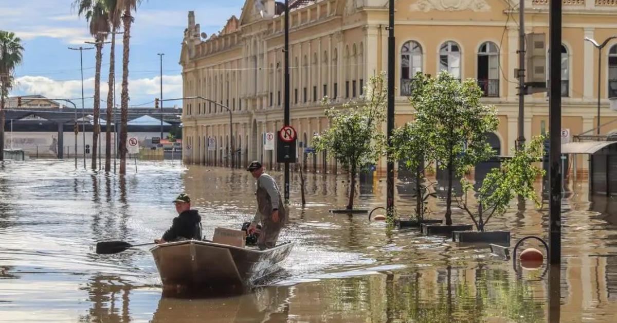 Proposta visa indenização de R$50 mil para vítimas de enchentes