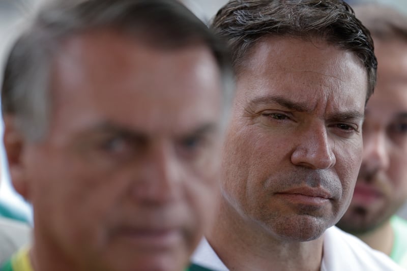 Aliados de Bolsonaro querem que suspensão de processo aprovada para Ramagem se estenda a Bolsonaro