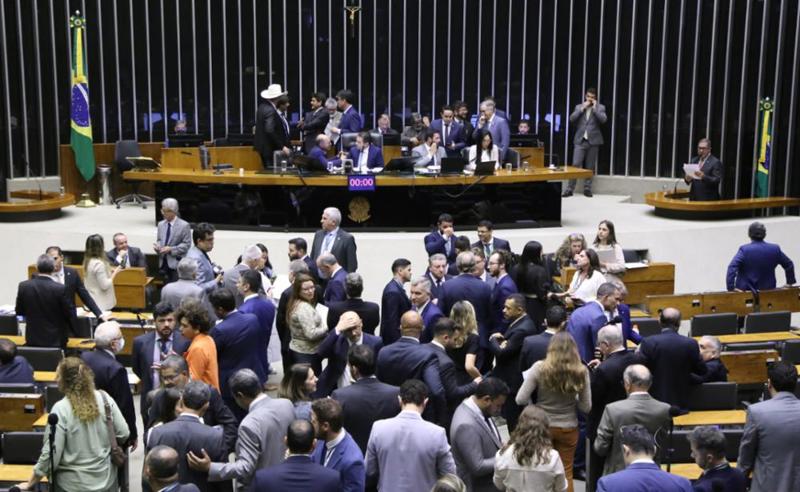 Sessão em que os deputados aprovaram o reajuste para servidores públicos federais.