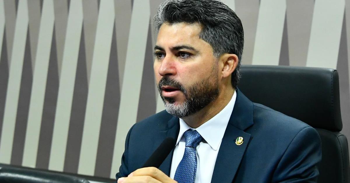 “Se ponha no seu lugar”, diz Marcos Rogério para Marina Silva