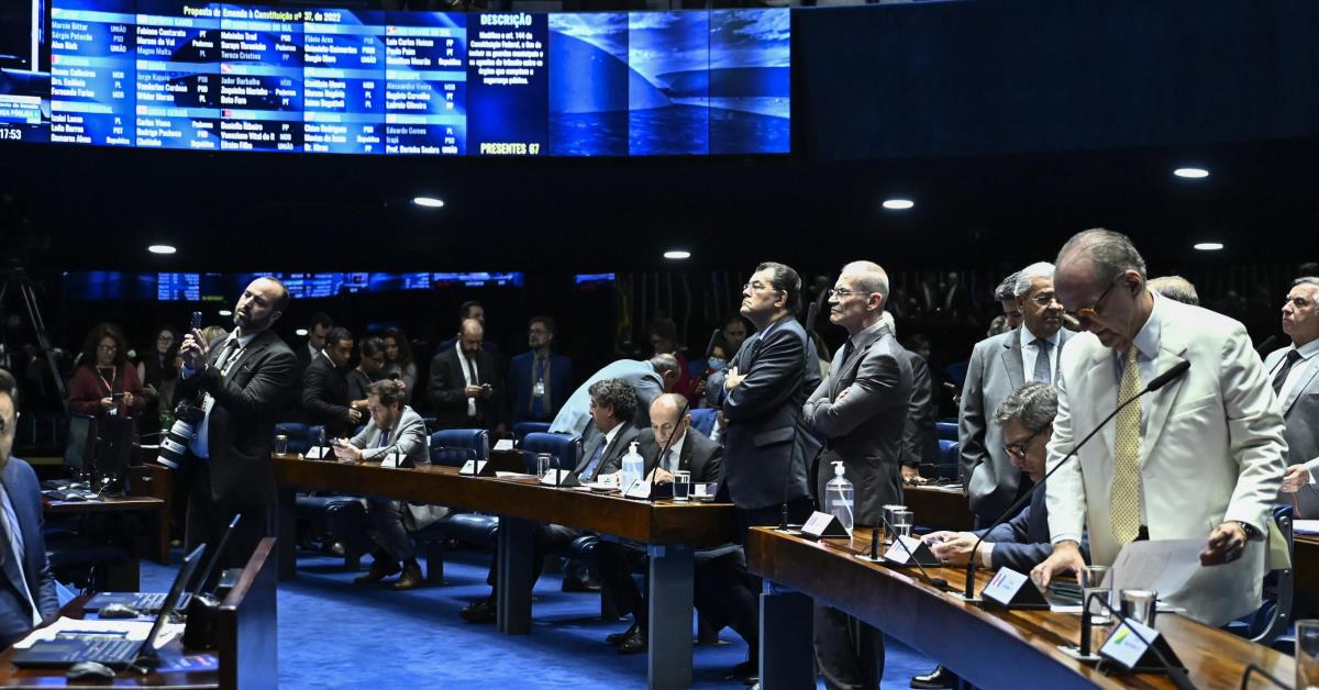 Senado aprova PEC que inclui guardas e agentes na segurança pública