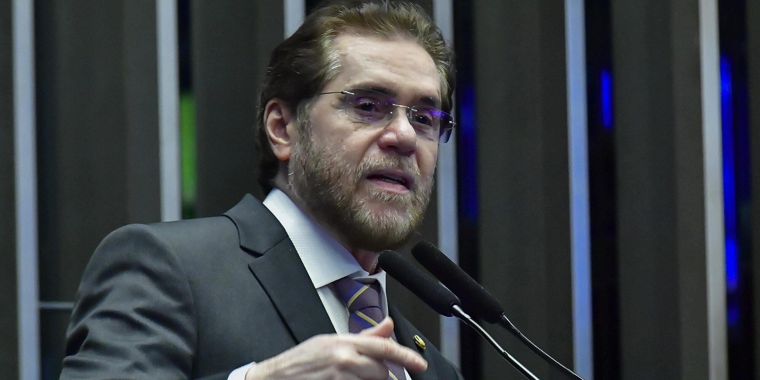 Senado aprova projeto que estimula pesquisa na exploração do petróleo