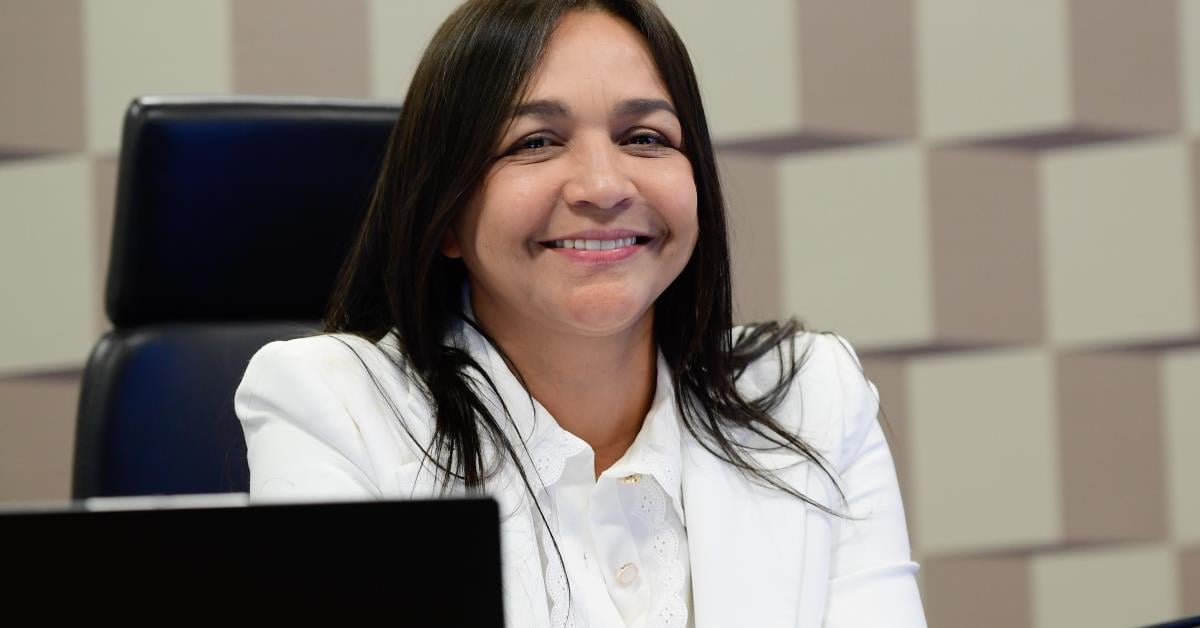 Senado: CCJ adia análise de PEC que acaba com reeleição no Executivo