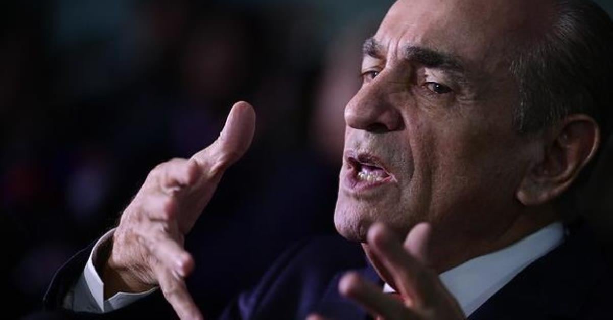 Senado deve aumentar o mandato de senador de 8 para 10 anos