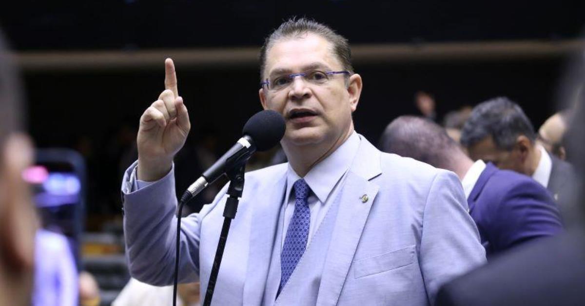 Sóstenes diz ao STF que não é obrigado a explicar fala sobre emendas