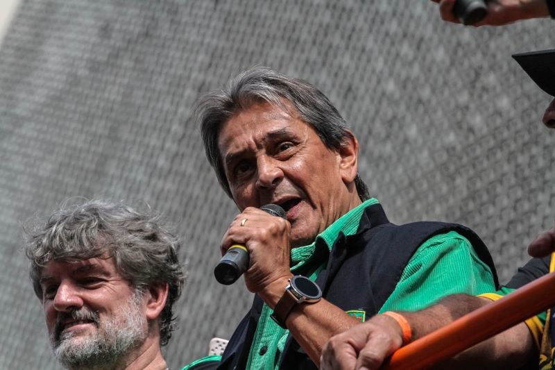 Roberto Jefferson foi condenado a nove de prisão, com a acusação de incitar a prática de crimes, atentar contra o exercício dos Poderes, calúnia e homofobia.