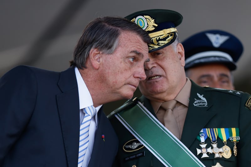 Ex-comandante do Exército, Freire Gomes ameaçou prender Bolsonaro caso ele levasse ideia de golpe adiante.