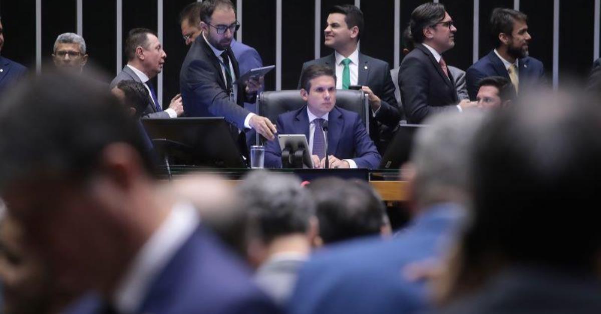 Veja como cada deputado votou no projeto que aumenta vagas na Câmara