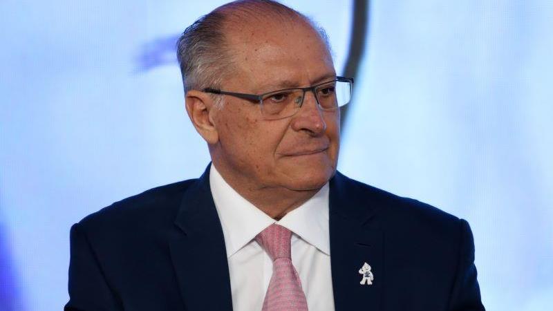 O vice-presidente Geraldo Alckmin está no comando do Planalto enquanto Lula cumpre agenda na França.