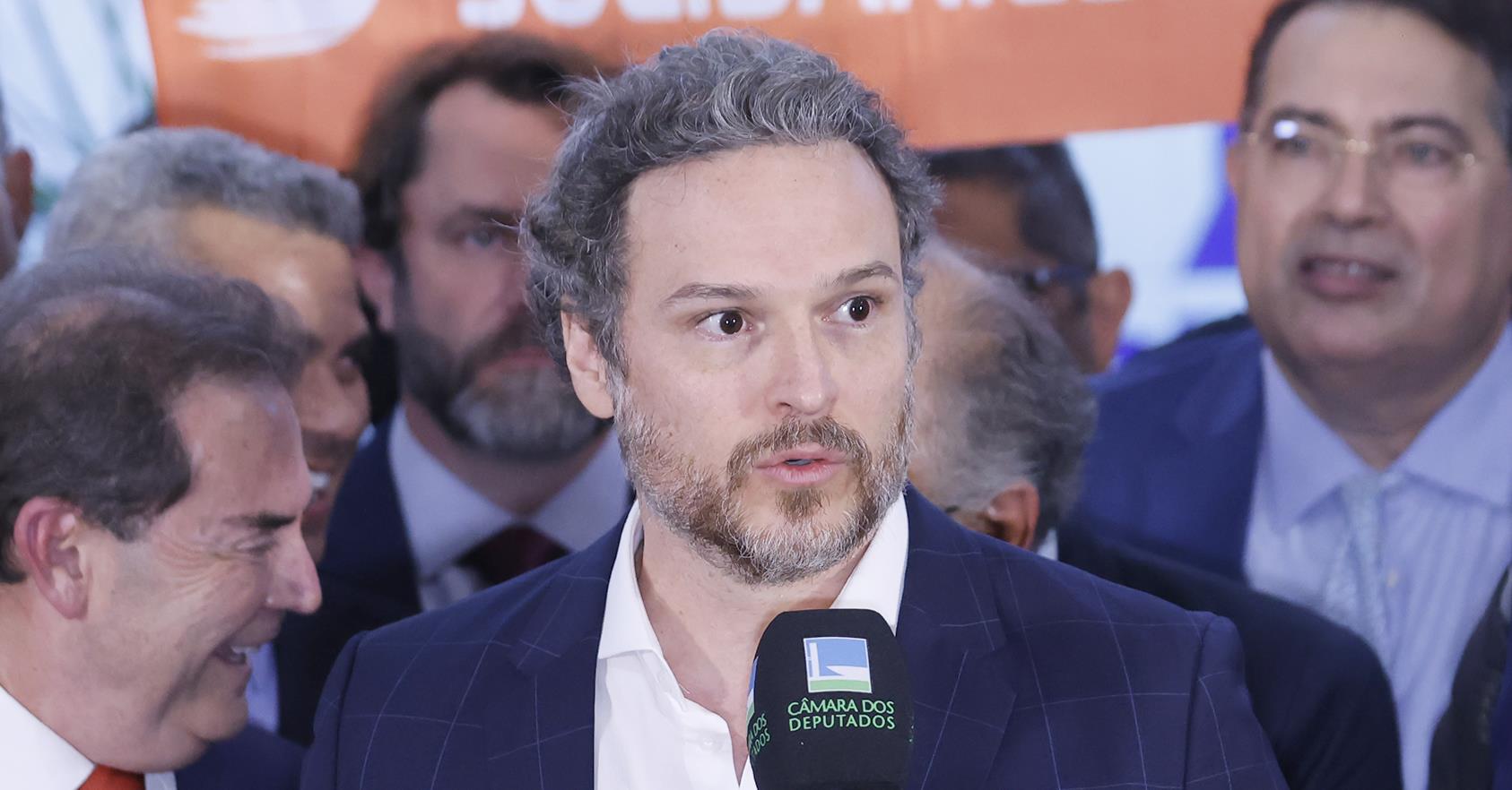 Ao confirmar federação, líder do PRD critica cláusula de barreira