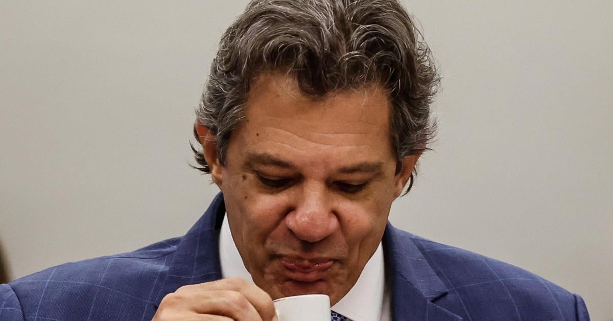 Bate-boca entre ministro e deputados repercute nas redes sociais