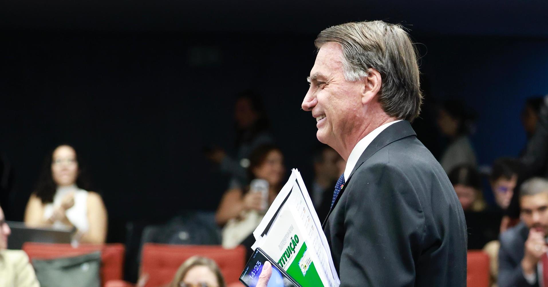 Bolsonaro chama Moraes para ser vice em 2026, que nega: “Eu declino”