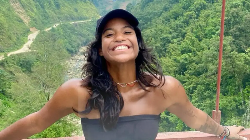 A publicitária Juliana Marins, de 26 anos, estava acostumada a fazer trilhas mundo afora. Drama causou comoção no Brasil e na Indonésia.