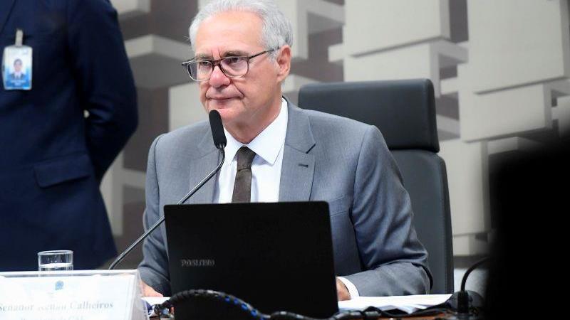 A CAE do Senado, hoje, é presidida pelo senador Renan Calheiros (MDB-AL).